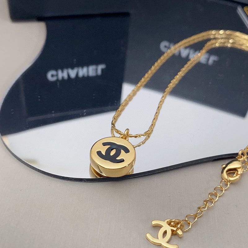 Chanel Vintage Wooden CC Heart Pendant Necklace - Gold-Tone Metal Pendant  Necklace, Necklaces - CHA434327